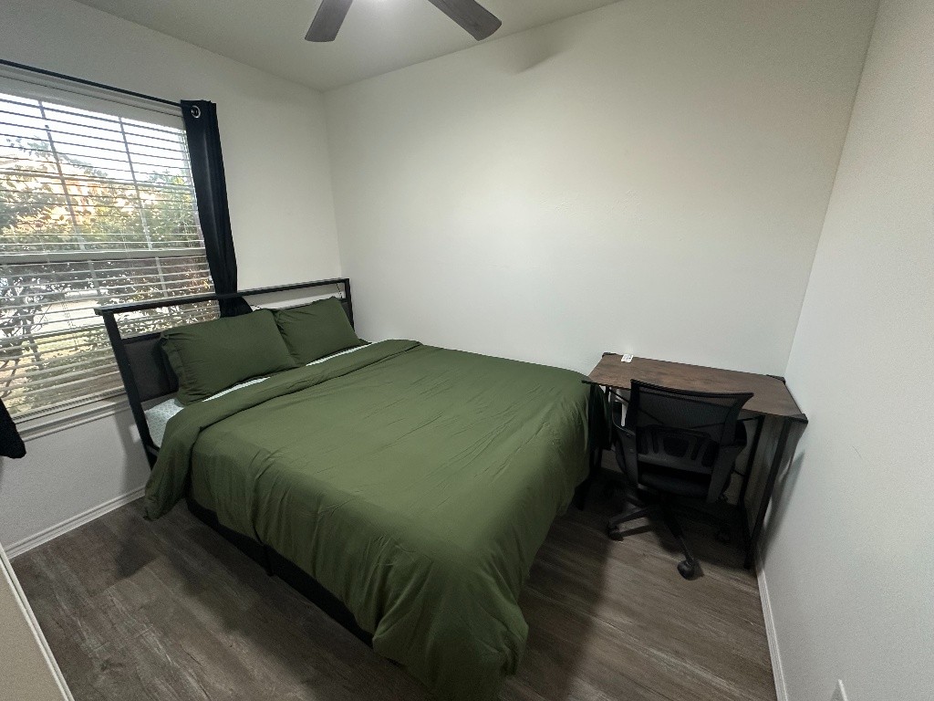 Katy Bedroom 1 -  - 分租单间 - Homates 美国